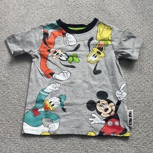 NWOT Disney Mickey and Pals Shirt